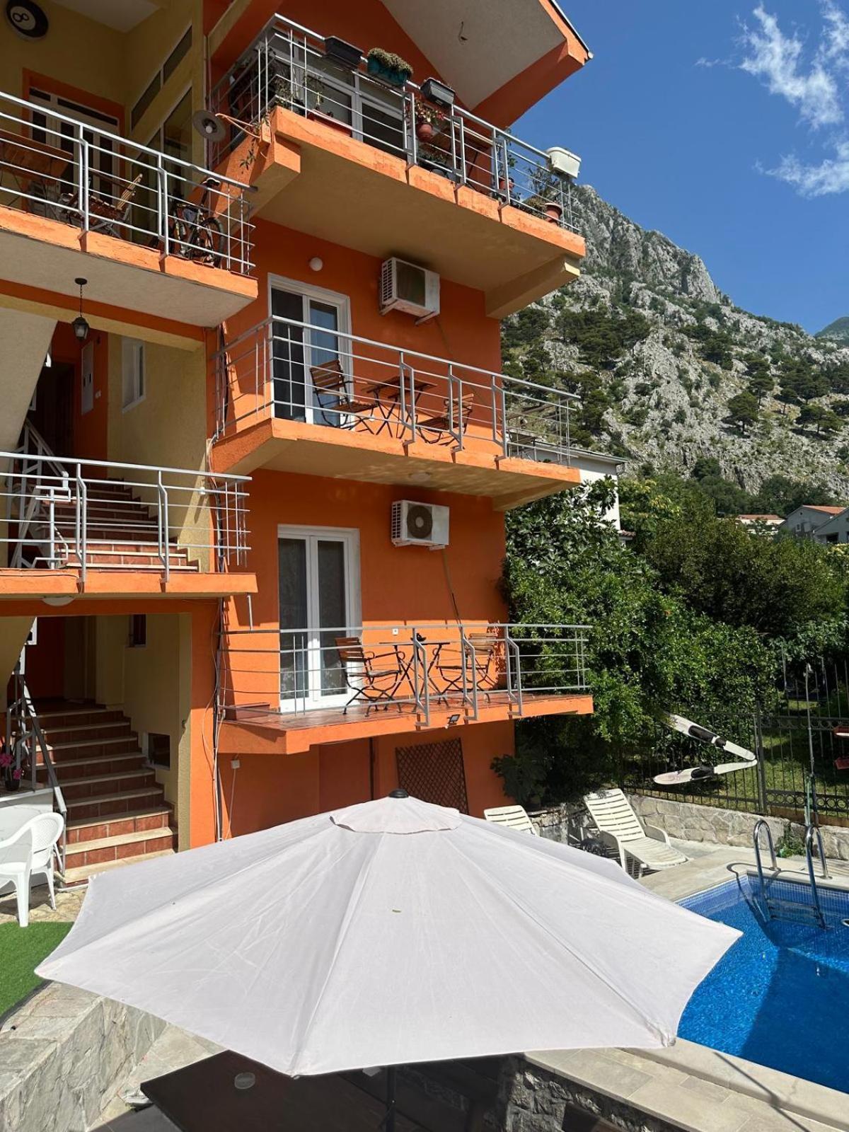 Themis Apart Hotel Kotor Exterior photo