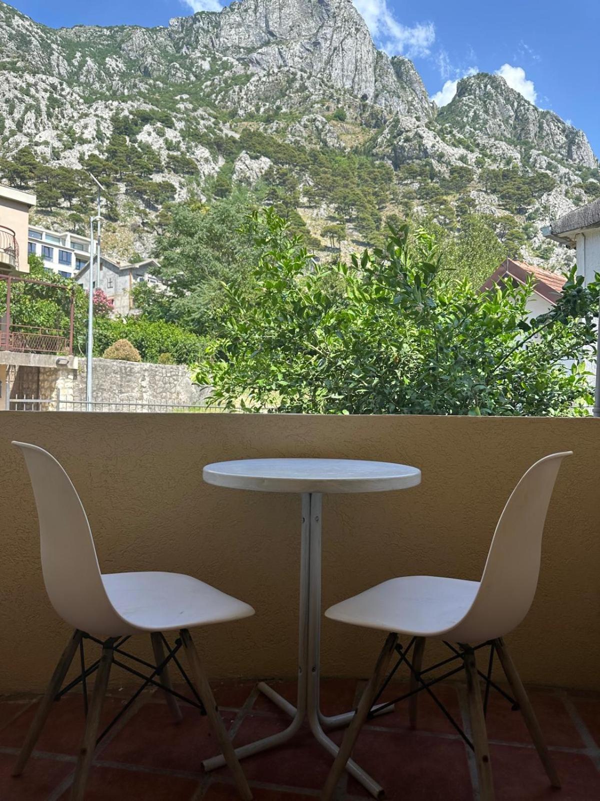 Themis Apart Hotel Kotor Exterior photo