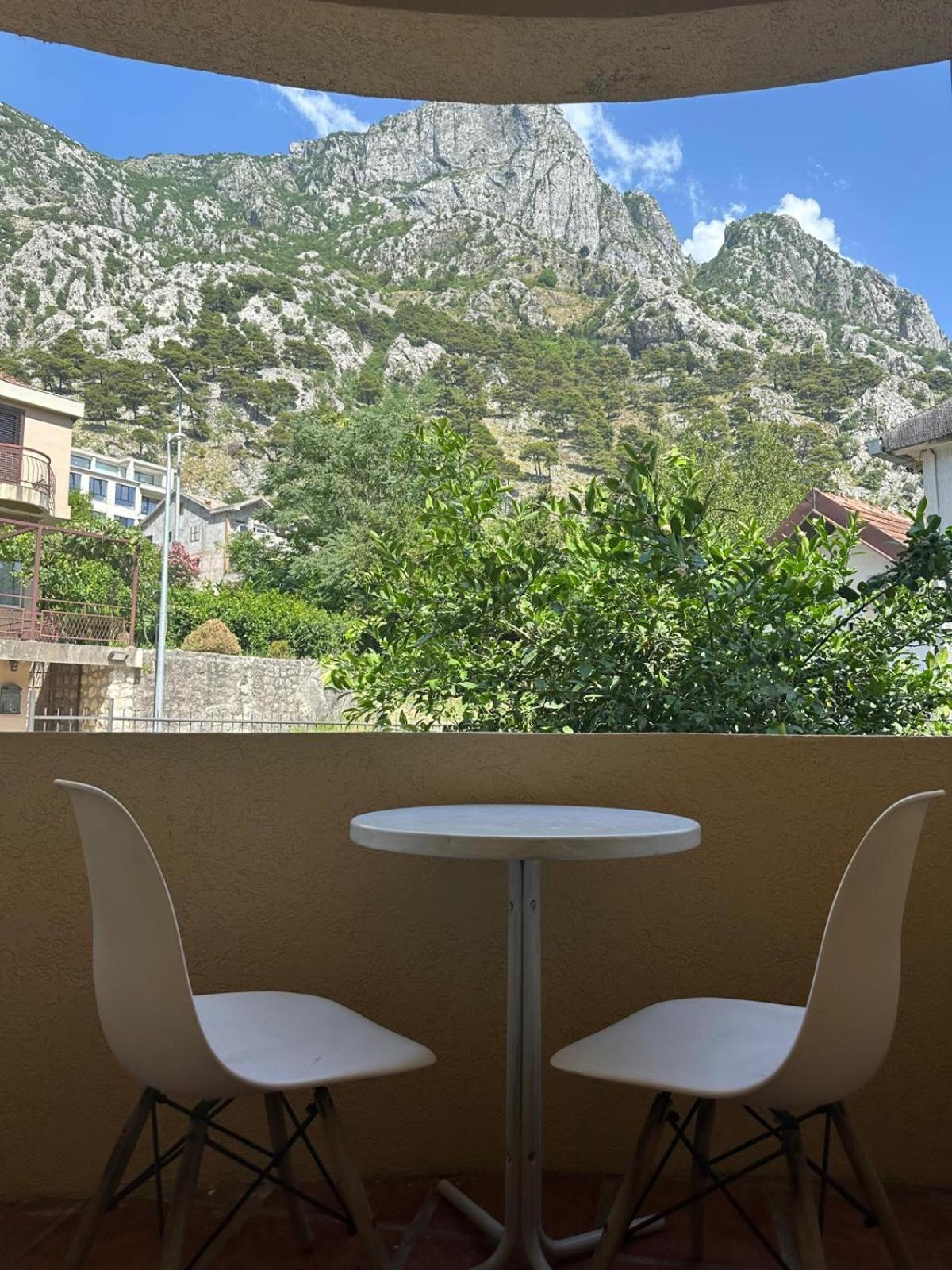 Themis Apart Hotel Kotor Exterior photo