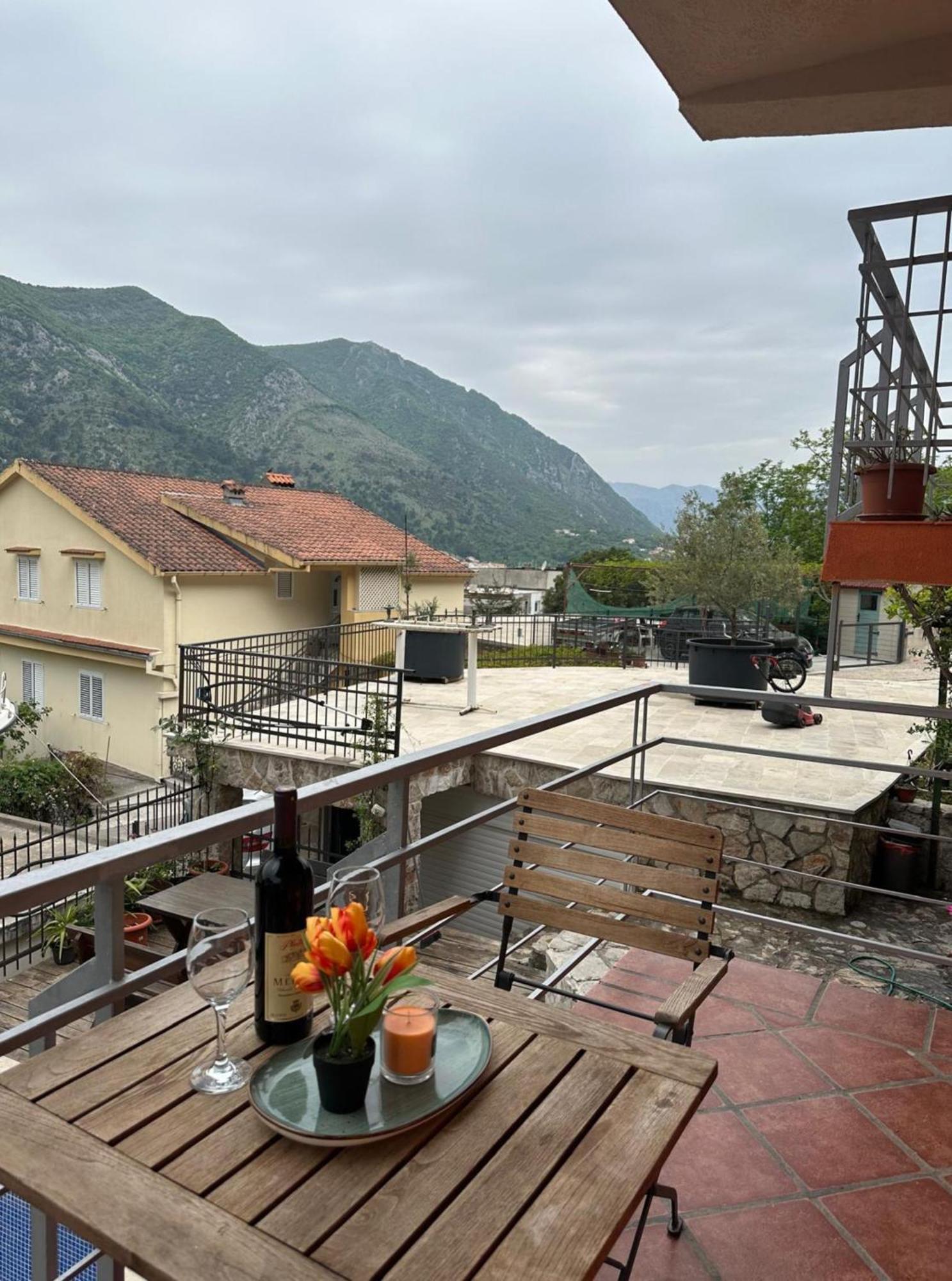 Themis Apart Hotel Kotor Exterior photo